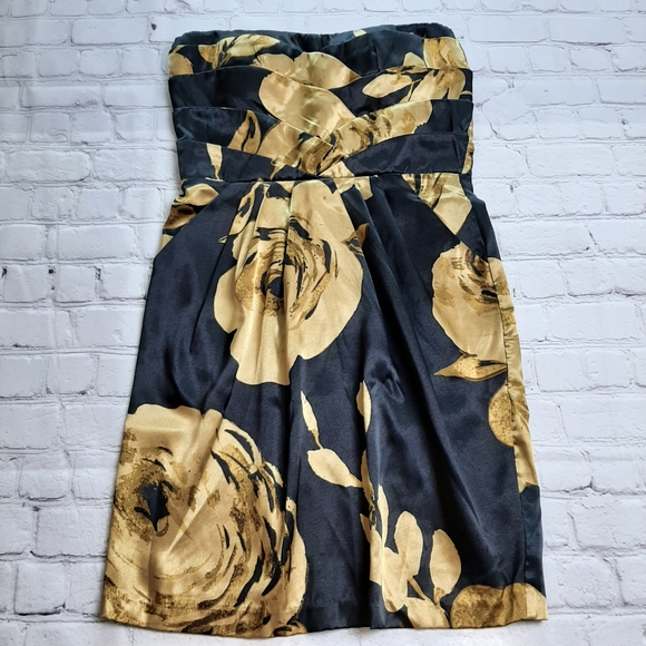 Bundle of 4 dresses - Picture 7 of 16